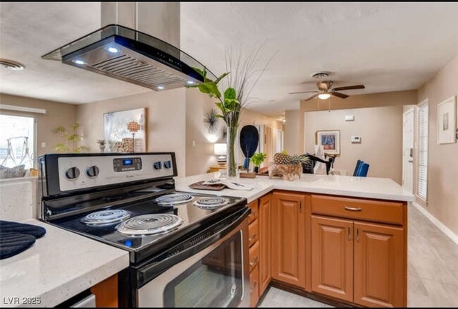 Building Photo - 4255 Hazelcrest Dr