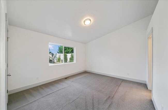 Building Photo - Warm & Welcoming Kuna Rental