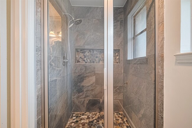 Building Photo - 4031 Sherwood W