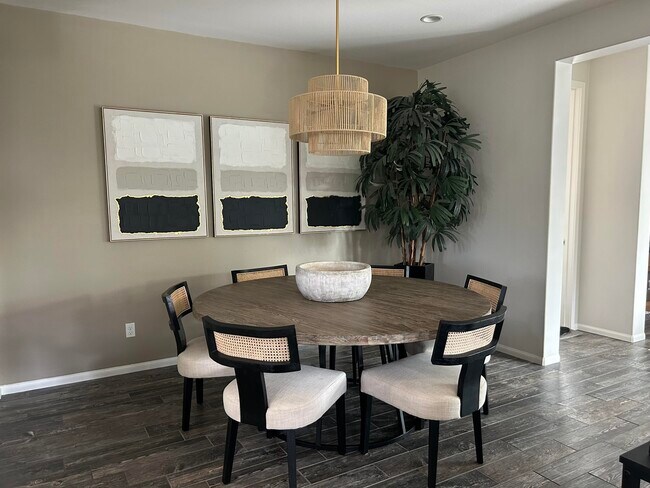 Building Photo - 51234 Longmeadow St