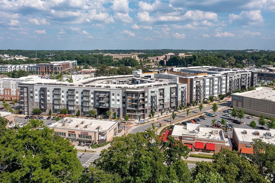 Building Photo - 2550 Blackmon Dr