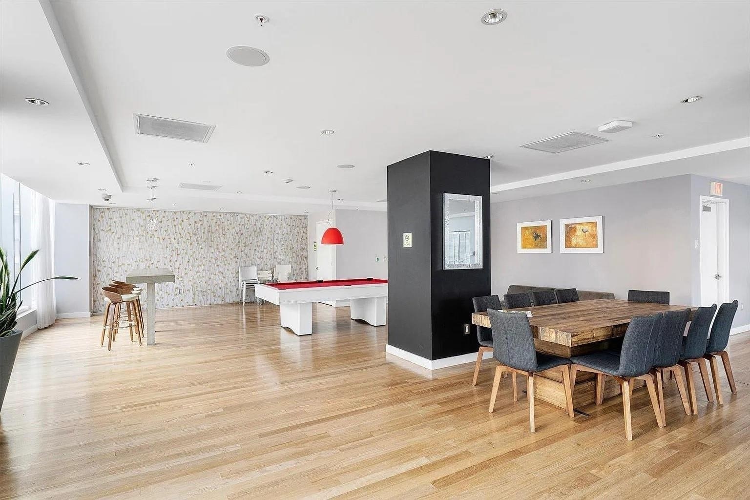 Building Photo - 133 NE 2nd Ave