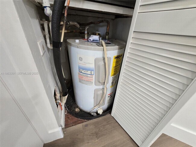 Building Photo - 8886 SW 3rd St