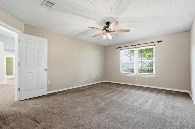 Building Photo - 1243 Jefferyscot Dr