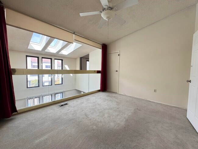 Building Photo - 819 Topsail Ln