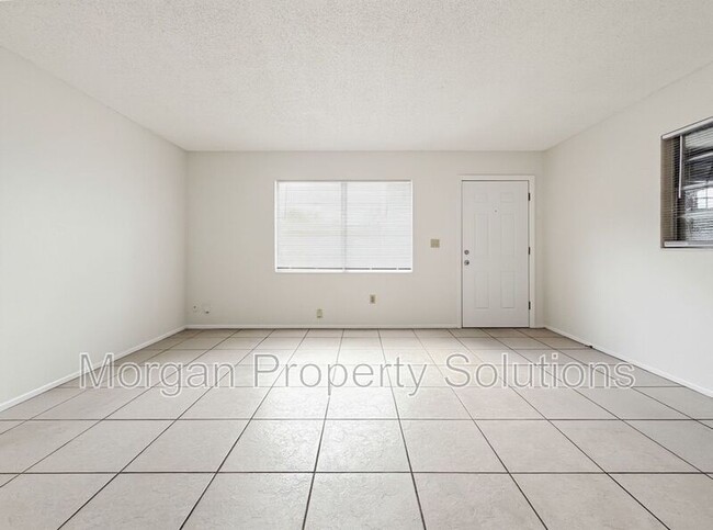 Building Photo - 1221 Poinsettia Ave