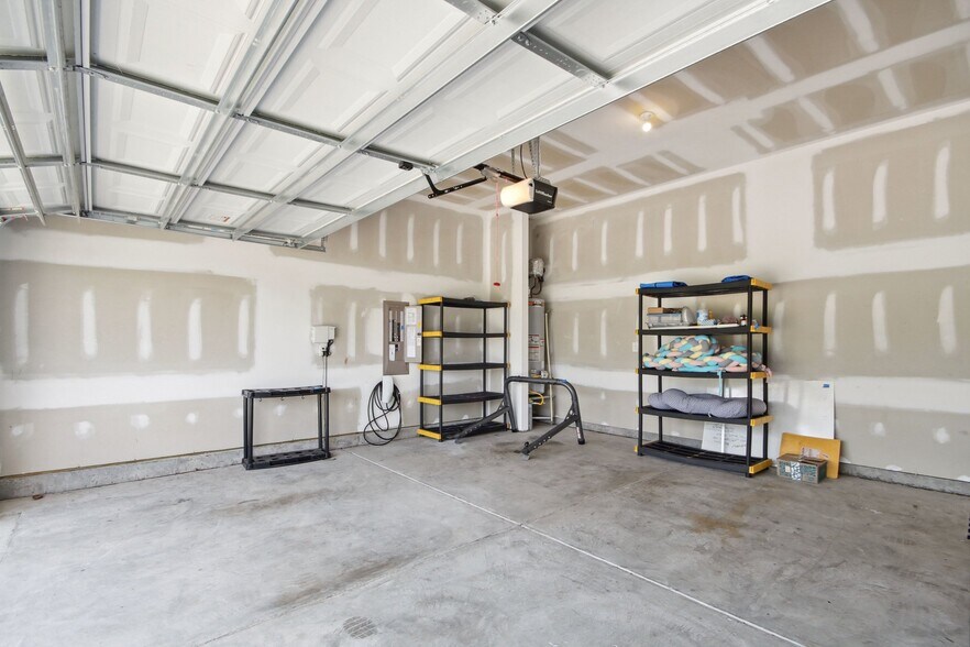 Building Photo - 2169 Grist Mill Dr SW