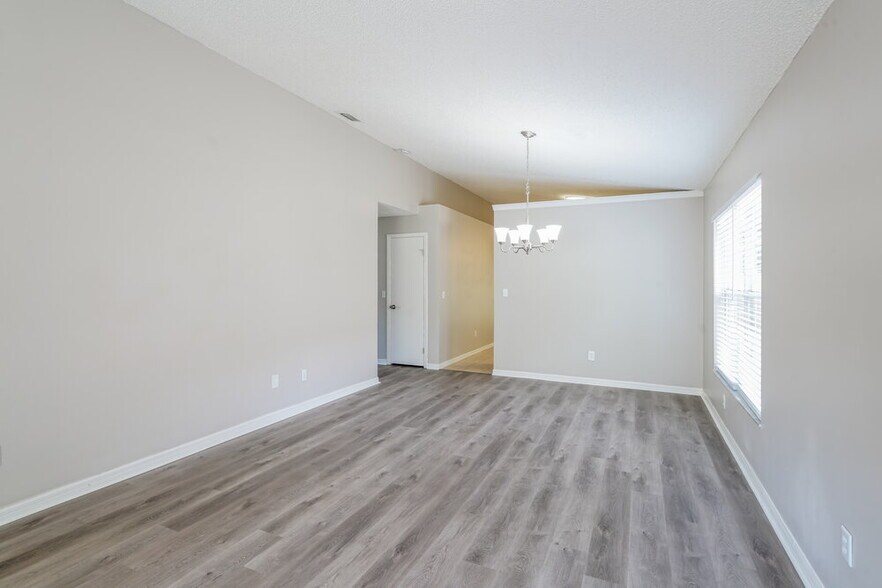 Building Photo - 1831 Coyote Pl