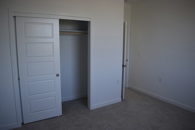 Building Photo - 1184 Atlantica Dr S