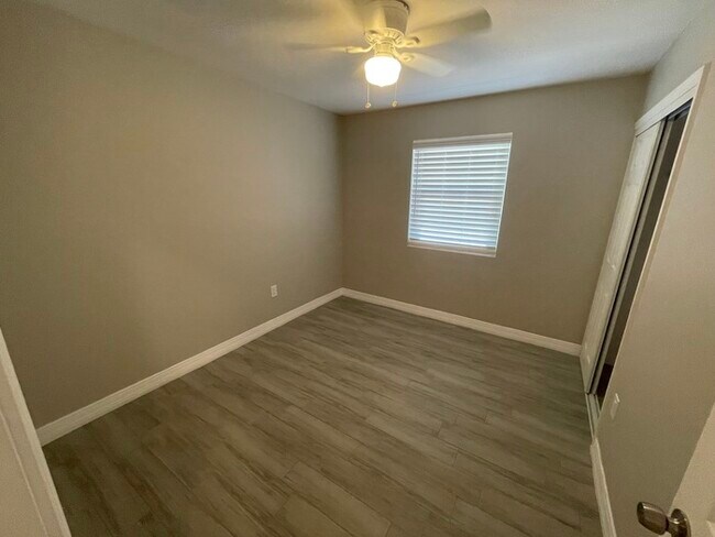 Building Photo - Fully Remodeled Tempe