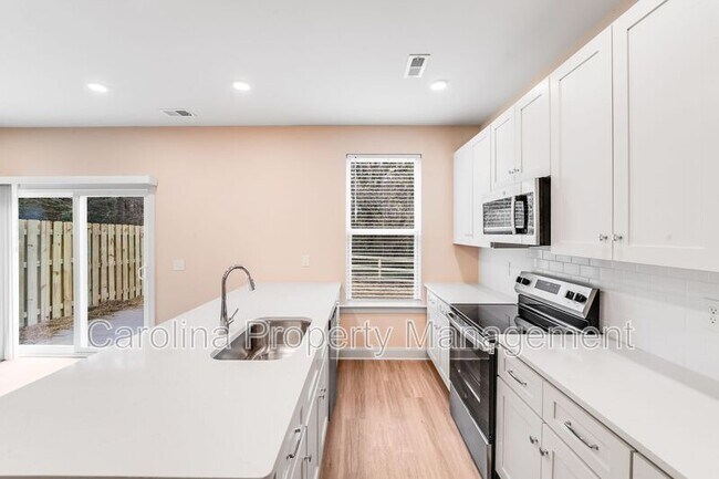 Building Photo - 645 Brookwood St