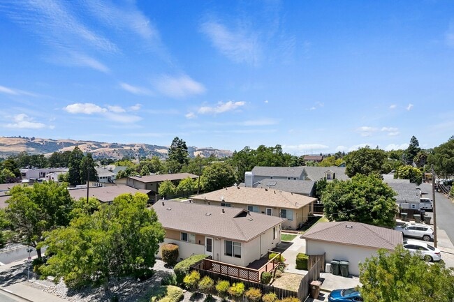 Building Photo - Downtown Benicia Duplex