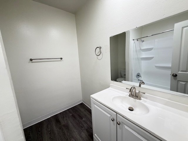 Building Photo - 1535 E Canfield Ln