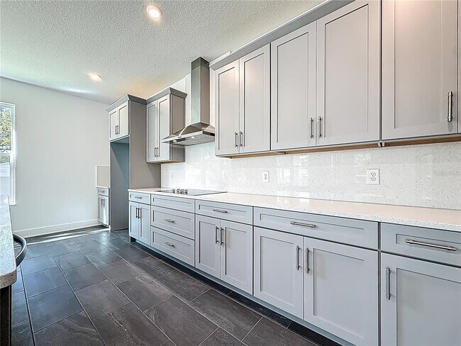Building Photo - 4732 W Wallcraft Ave