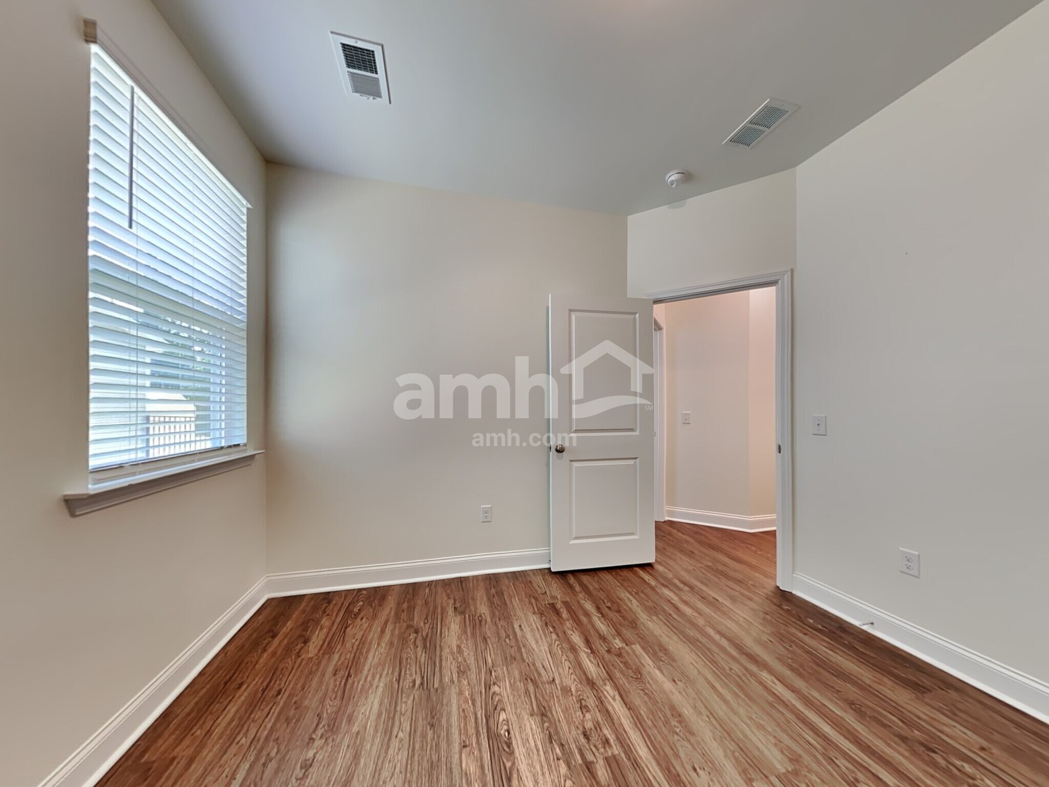 Building Photo - 513 West St