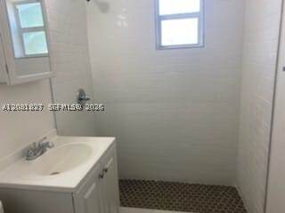 Building Photo - 16932 SW 93rd Ave