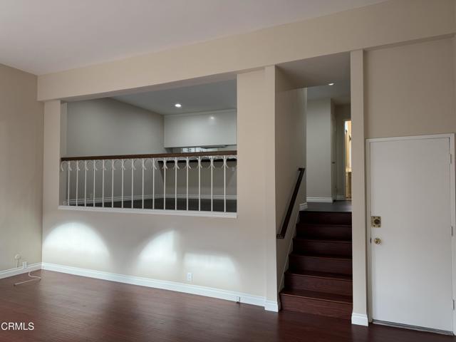 Building Photo - 113 N Almansor St
