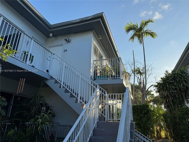 Building Photo - 9260 Bay Harbor Terrace