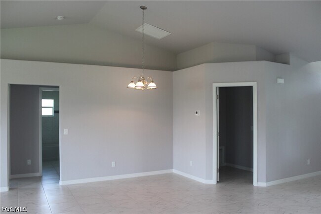 Building Photo - 1327 SW 3rd Ave