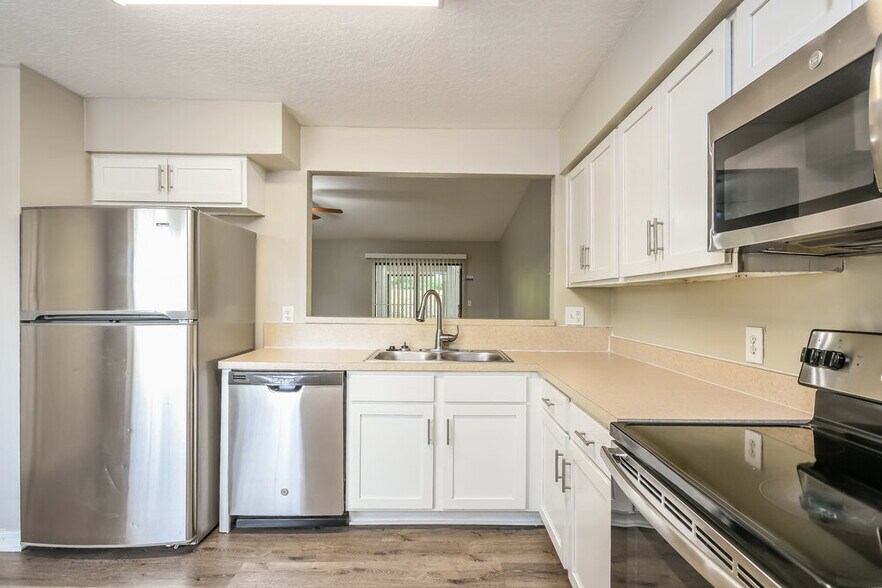Building Photo - 805 Mountbatten Ln