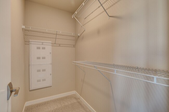 Building Photo - Stunning 4-Bedroom Home in Otani Gardens –...