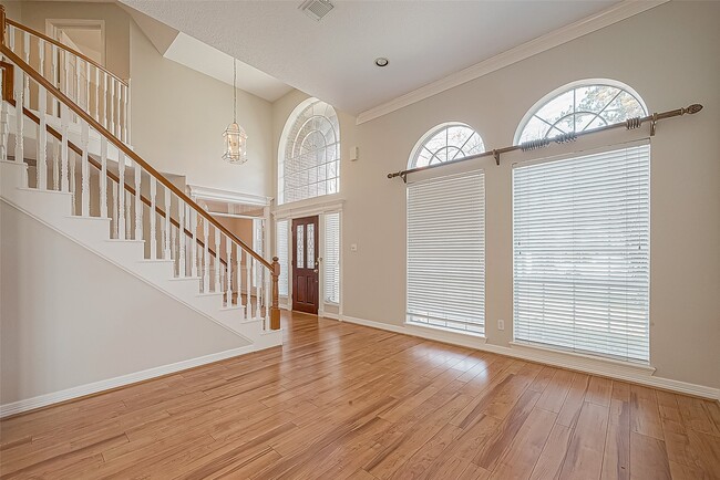 Building Photo - 13135 Finch Brook Dr