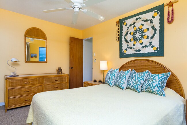 Building Photo - Adorable Beach Style 3 bedroom, 2 bath home in Lanikai! All utilities included!