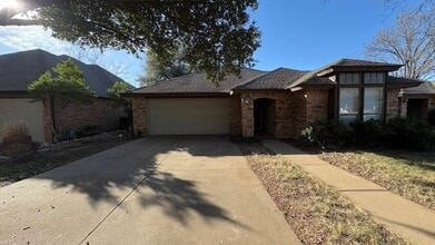 Building Photo - 2020 N St Andrews Ct