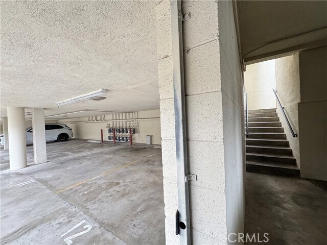 Building Photo - 251 N Oakland Ave