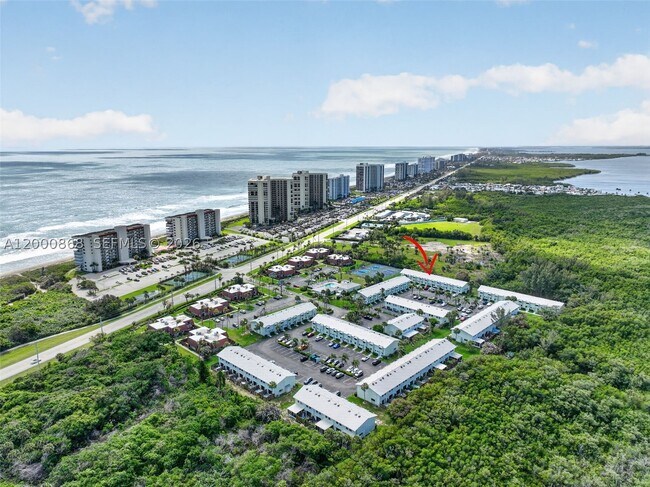 Building Photo - 9425 S Ocean Dr