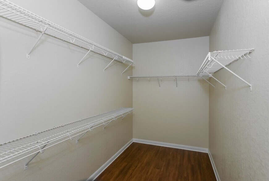 Building Photo - 7422 Silent Hills
