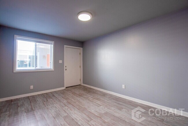 Building Photo - 271 Glen Iris Dr NE