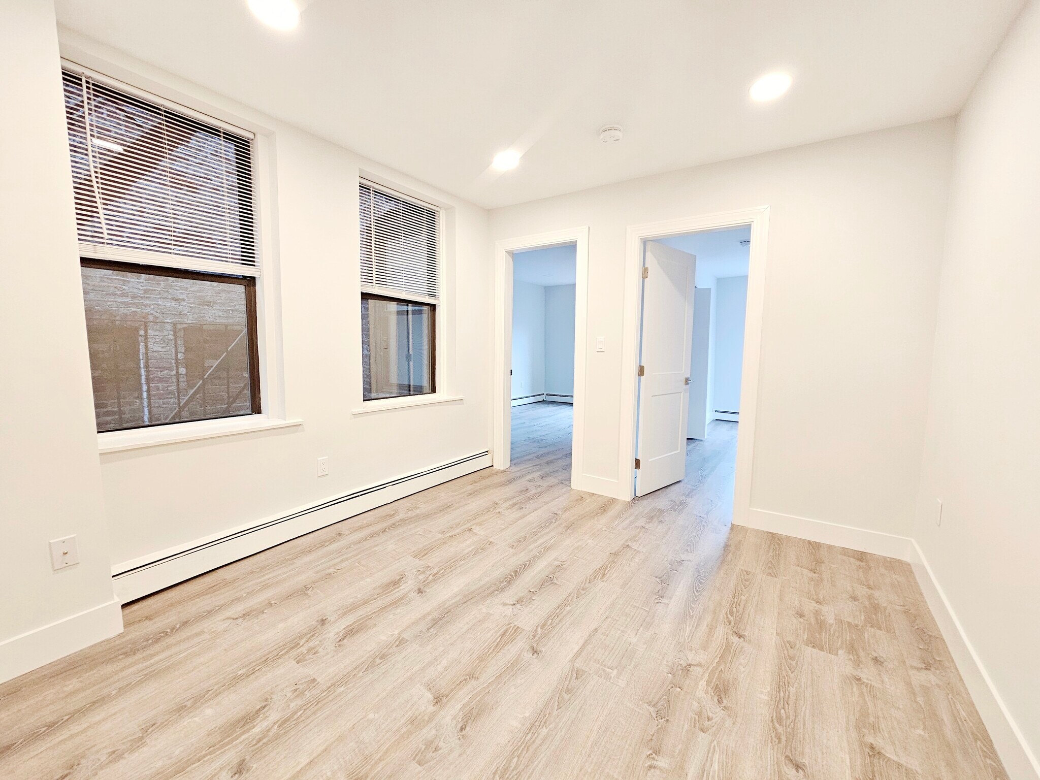 Building Photo - 40 Joy St