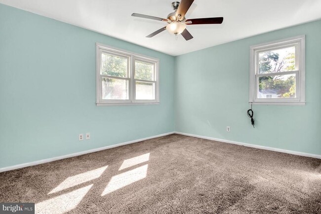 Building Photo - 1466 Bluejay Rd