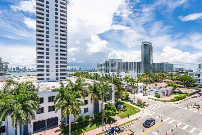 Building Photo - 1345 West Ave