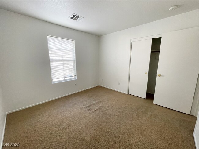 Building Photo - 1245 Orchard View St