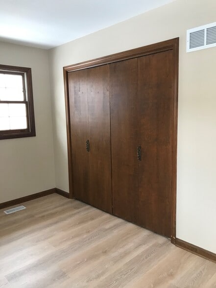 Bedroom 2 - 654 Eletson Dr