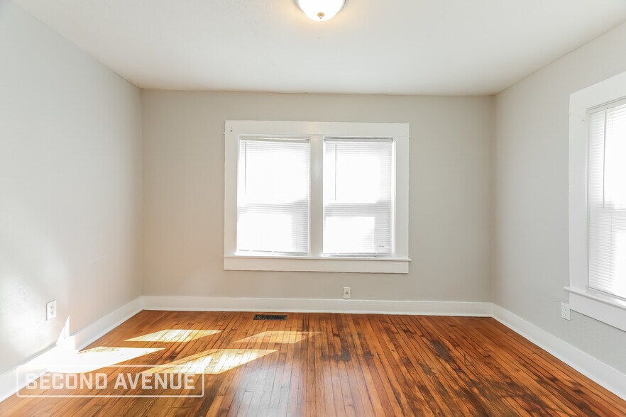 Building Photo - 349 Robison Dr