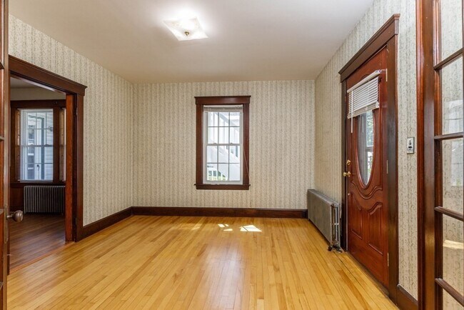 Building Photo - 112 Greenwood St