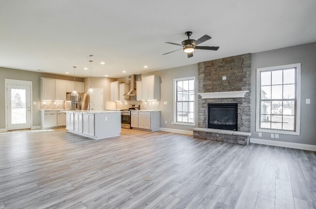 Building Photo - Gorgeous Newer Construction Home!