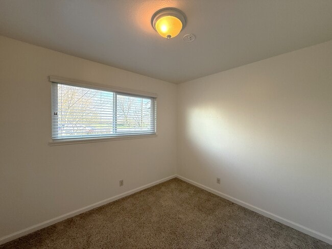 Building Photo - 9109 Midway