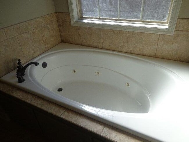 Building Photo - Valley Chase Subdivision!