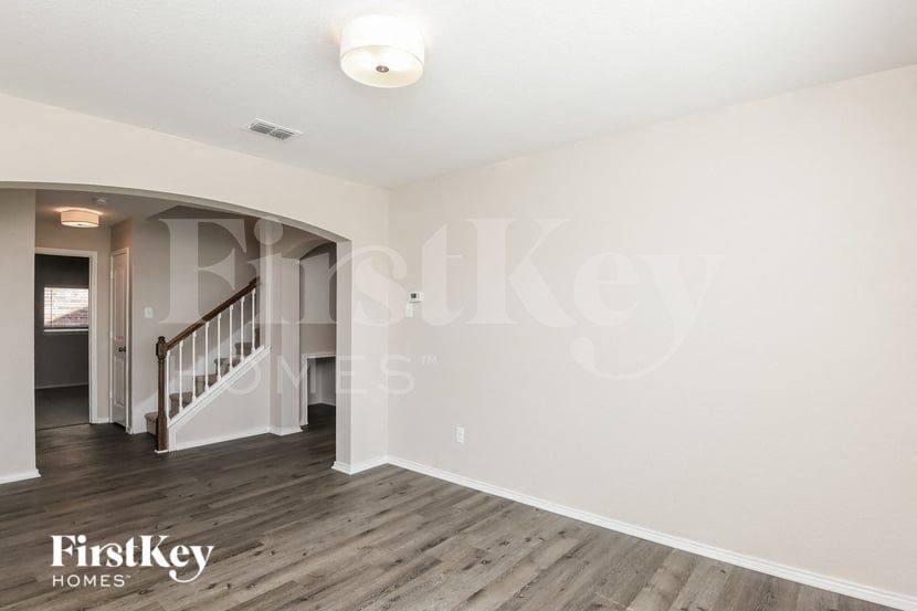 Building Photo - 6212 Skysail Rd