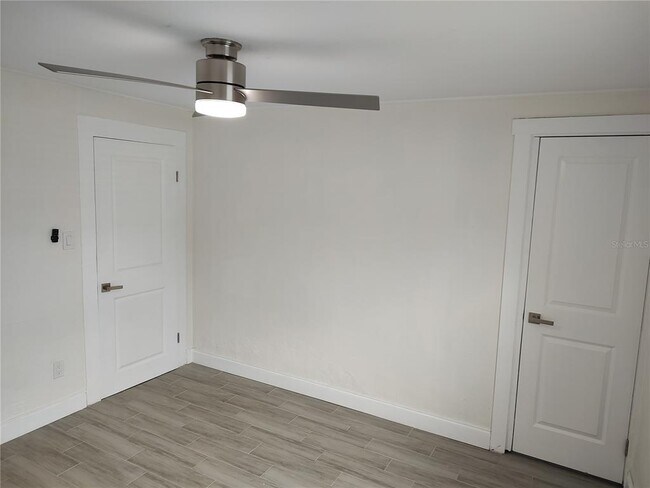 Building Photo - 301 Mystic Lake Dr N
