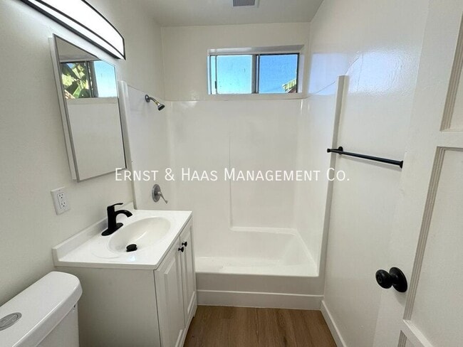 Building Photo - 778 Cherry Ave