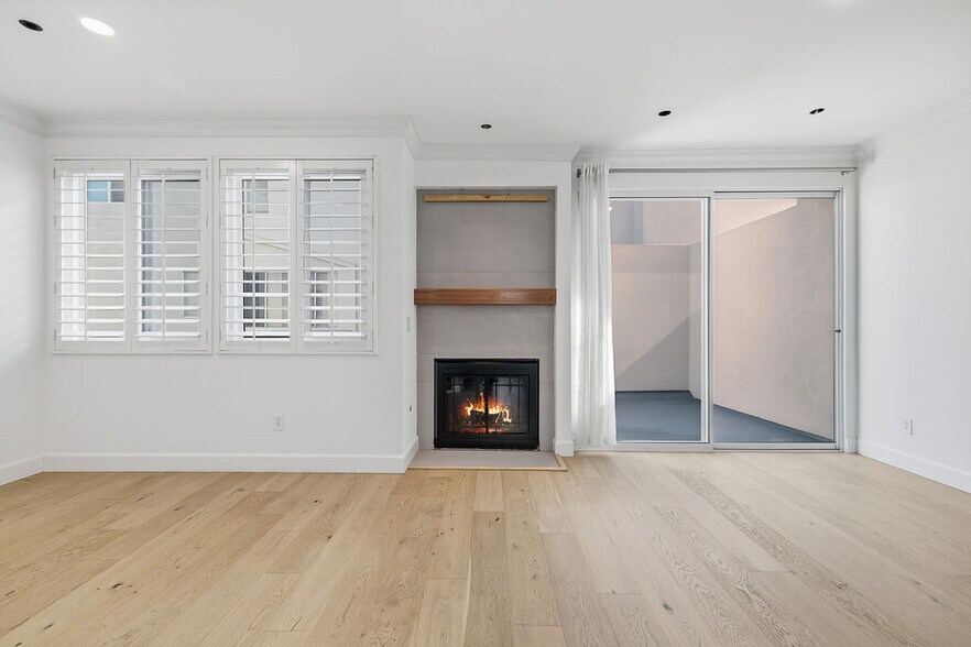 Building Photo - 501 Herondo St