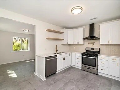 Building Photo - 38 Lourando Dr