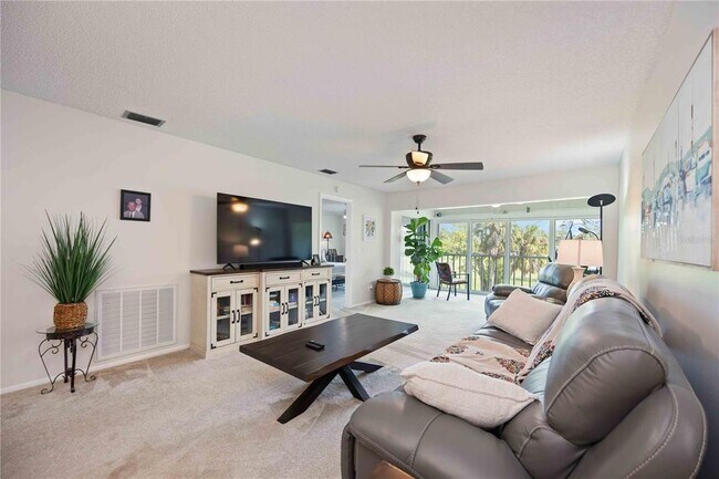 Building Photo - 4321 Longmeadow