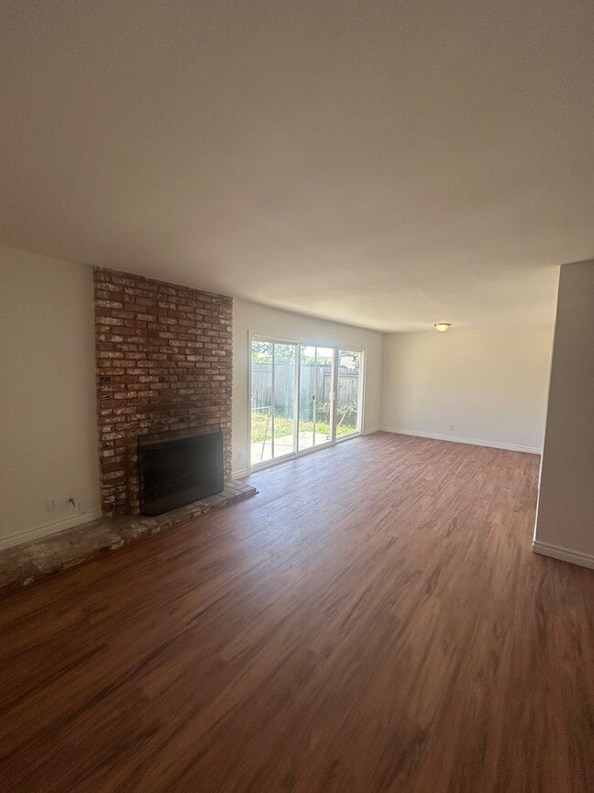 Building Photo - East End updated Home!