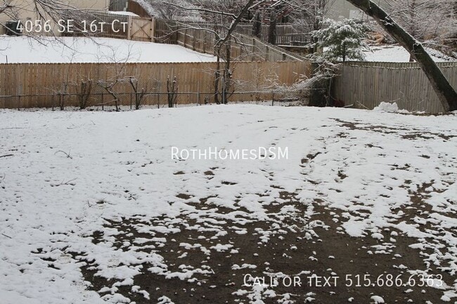 Building Photo - 4056 SE 16th Ct